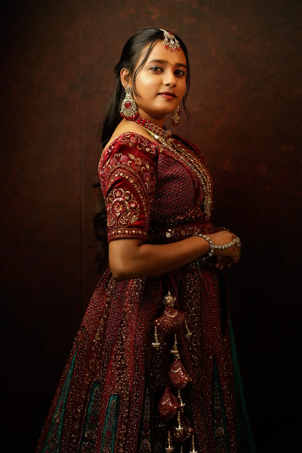 Luxurious bridal lehenga showcasing zardozi embroidery and flowing lehenga skirt.